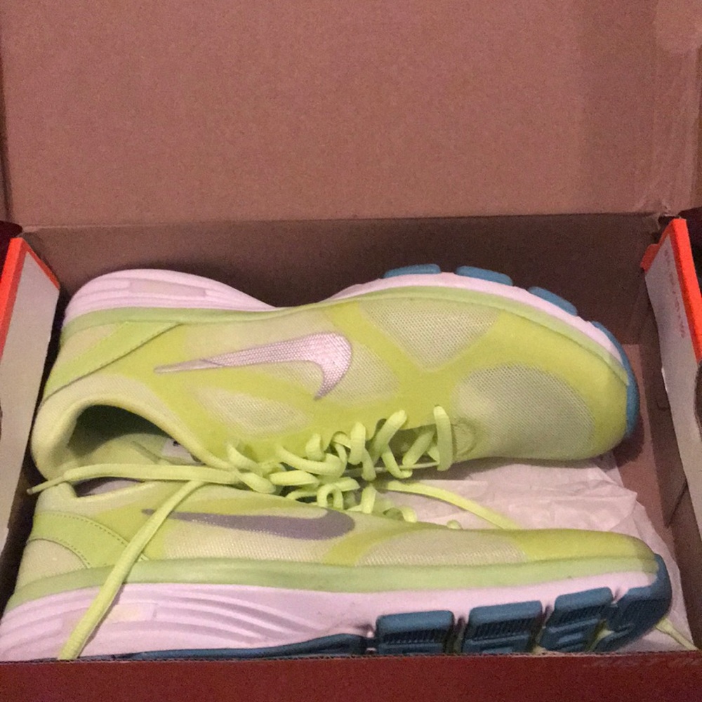 Dual Fusion Nike Shoes